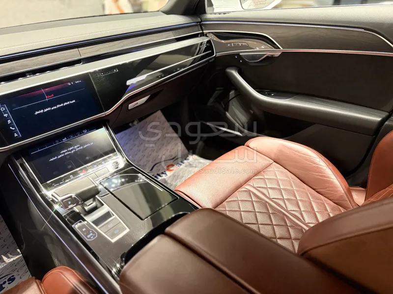 2020 اودي اي 8 ال 55تي اف اس أي