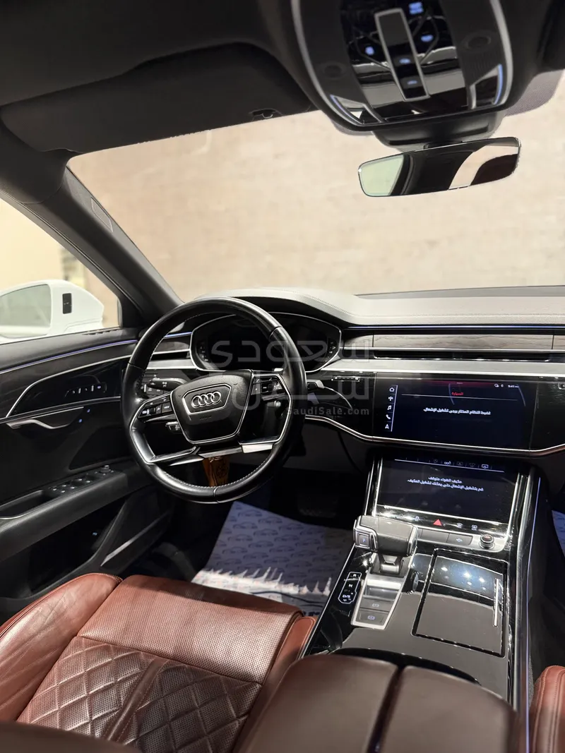 2020 اودي اي 8 ال 55تي اف اس أي