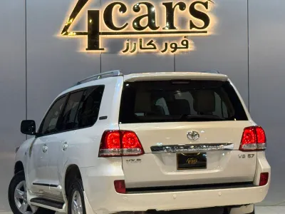 2011 تويوتا لاند كروزر في اكس ار