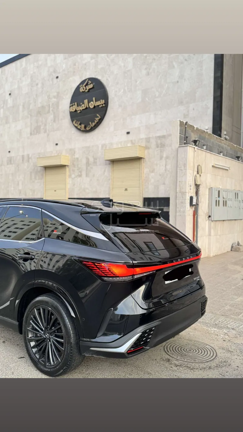 2023 لكزس أر إكس 350 إف
