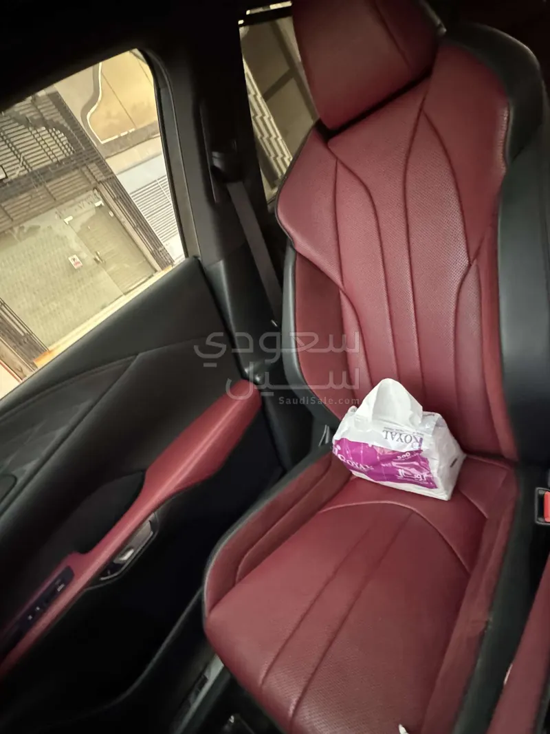 2023 لكزس أر إكس 350 إف