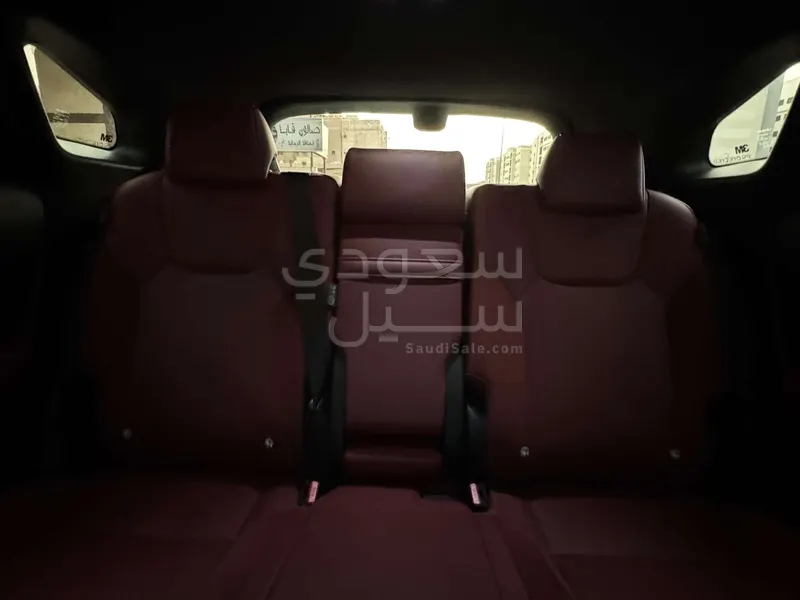 2023 لكزس أر إكس 350 إف
