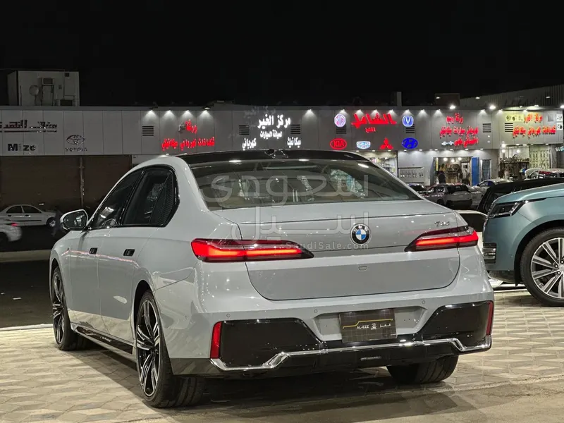 2023 بي ام دبليو الفئة السابعة 735أي