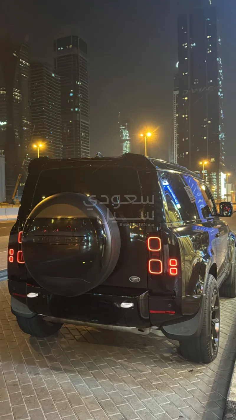 2023 لاند روفر ديفيندر 90