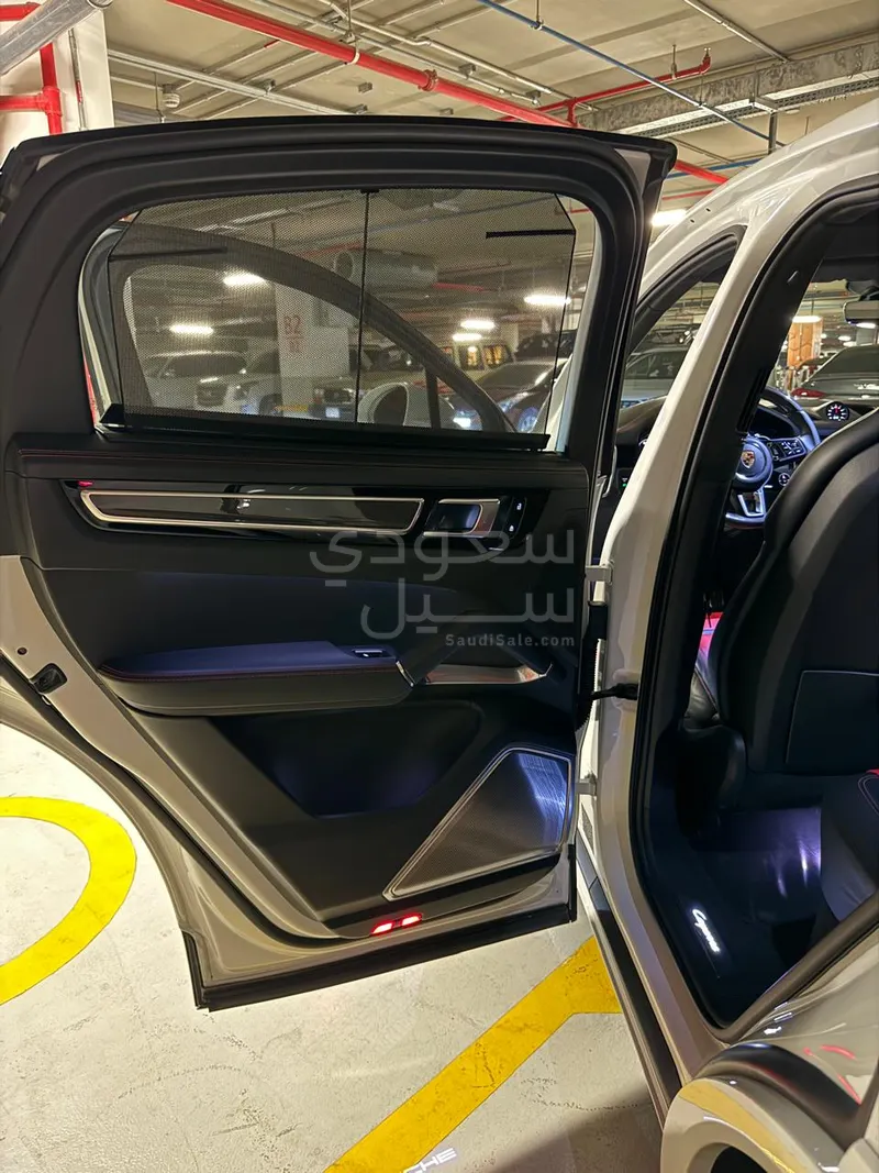 2021 Porsche Cayenne Turbo