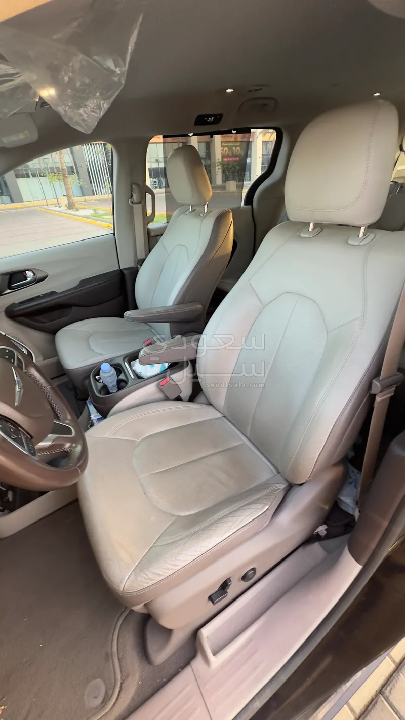 2019 كرايسلر باسيفيكا