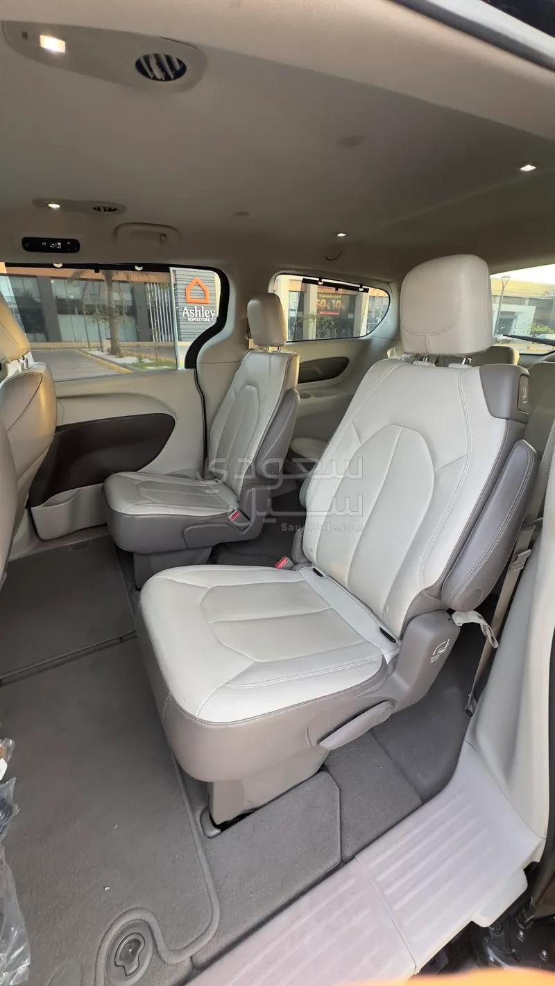 2019 كرايسلر باسيفيكا