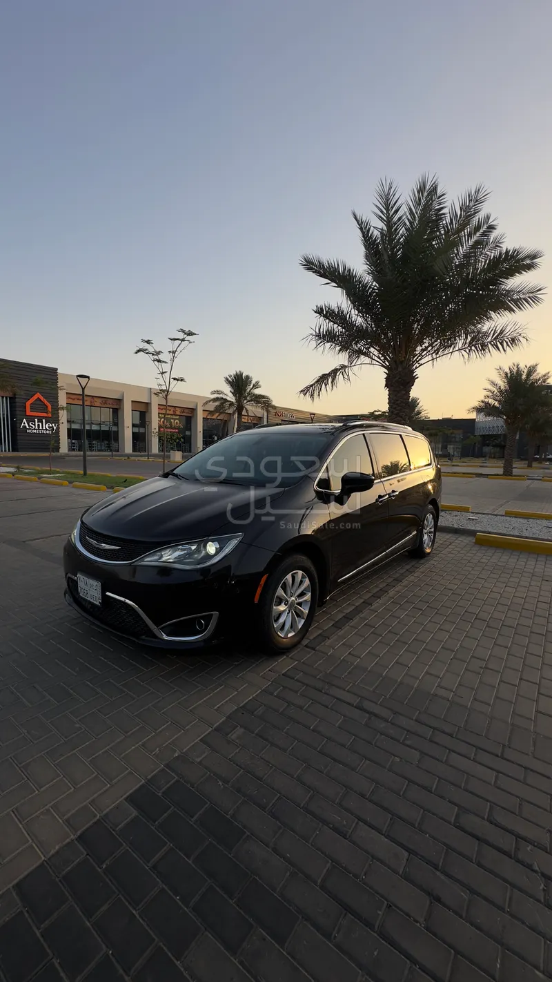 2019 كرايسلر باسيفيكا