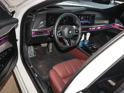 2024 بي ام دبليو الفئة السابعة 735أي