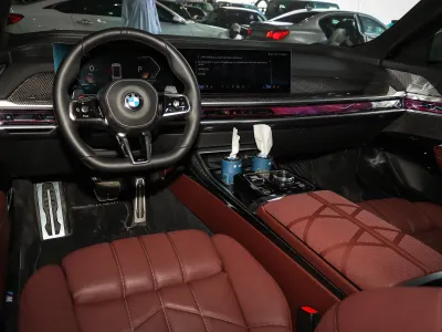 2024 بي ام دبليو الفئة السابعة 735أي