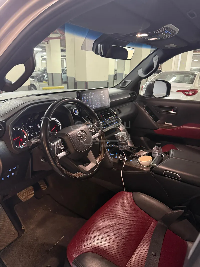 2022 Toyota Land Cruiser VXR