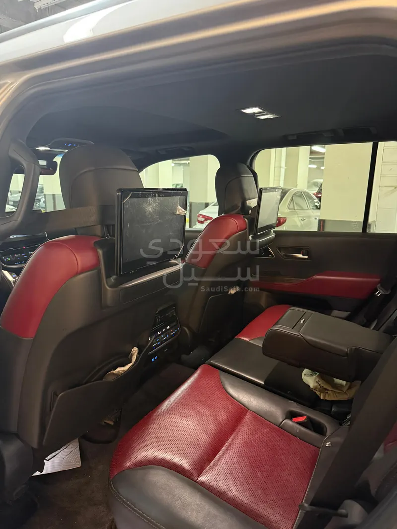 2022 Toyota Land Cruiser VXR