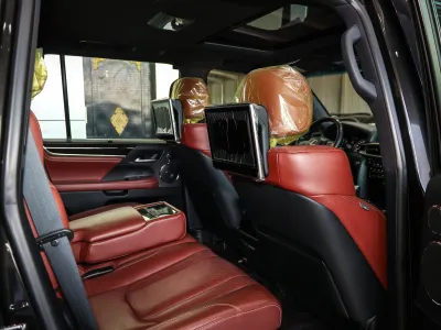 2019 لكزس إل إكس 570 اس