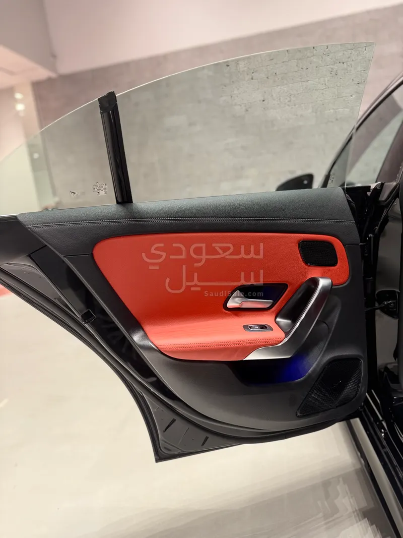 2025 مرسيدس - بنز سي إل أي 200