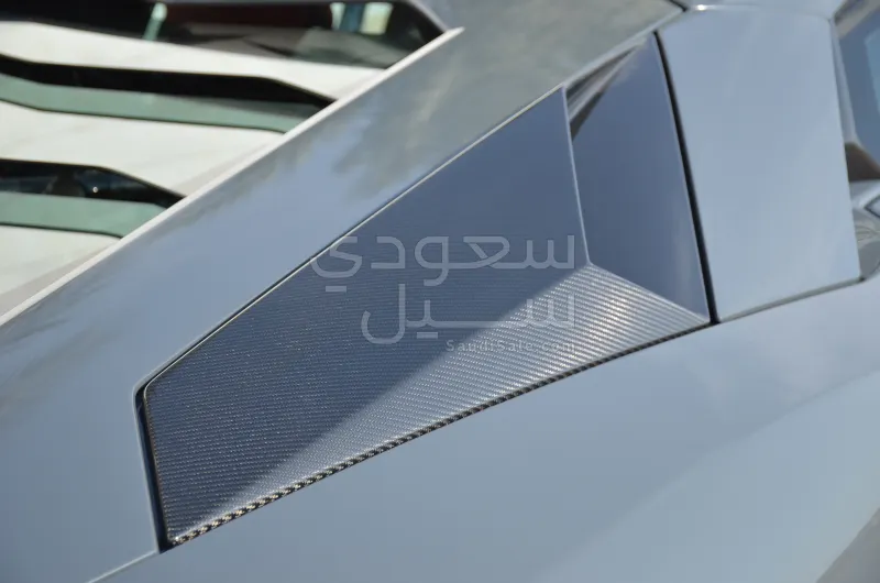 2018 لمبرجيني افنتادور اس