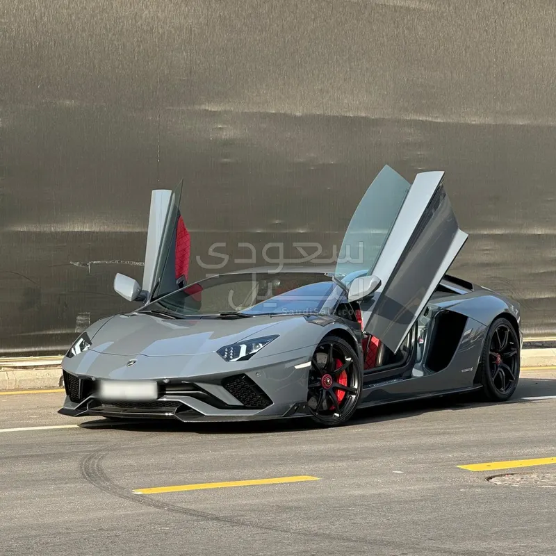 2018 لمبرجيني افنتادور اس