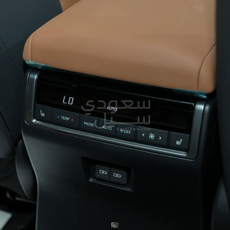 2024 لكزس جي إكس 550