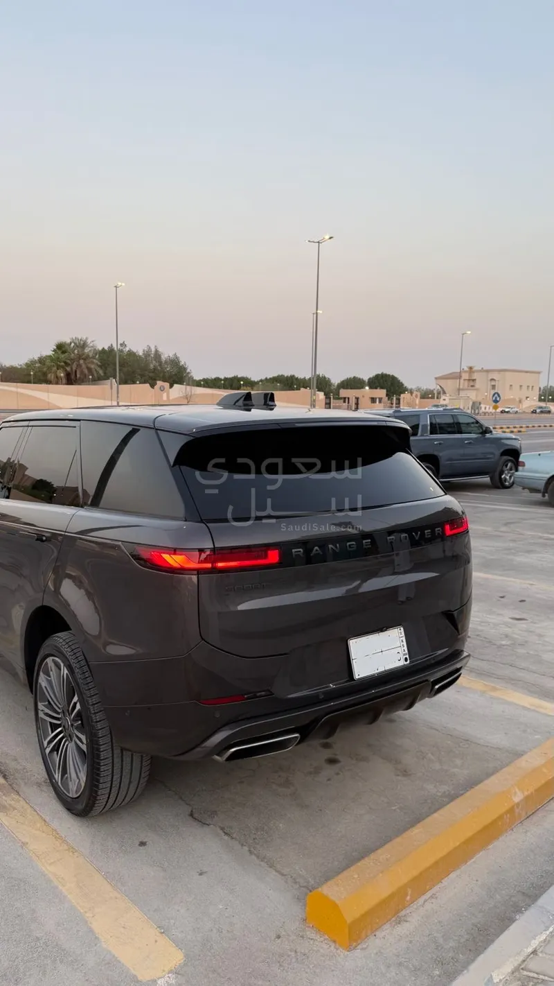 2024 لاند روفر رينج روفر سبورت اتش اس اي