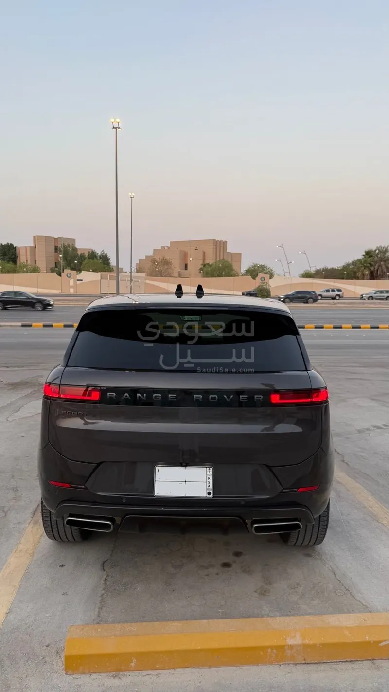 2024 لاند روفر رينج روفر سبورت اتش اس اي