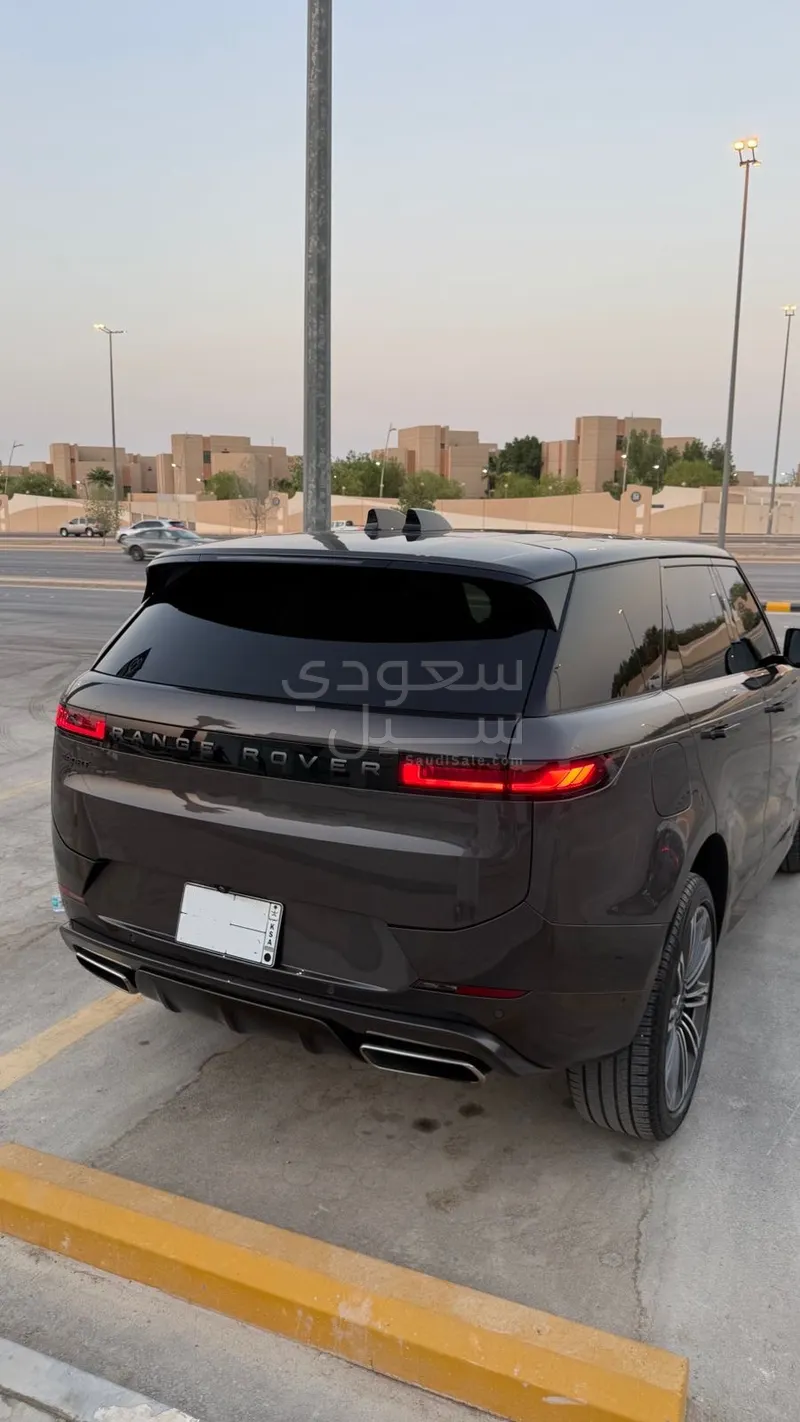 2024 لاند روفر رينج روفر سبورت اتش اس اي