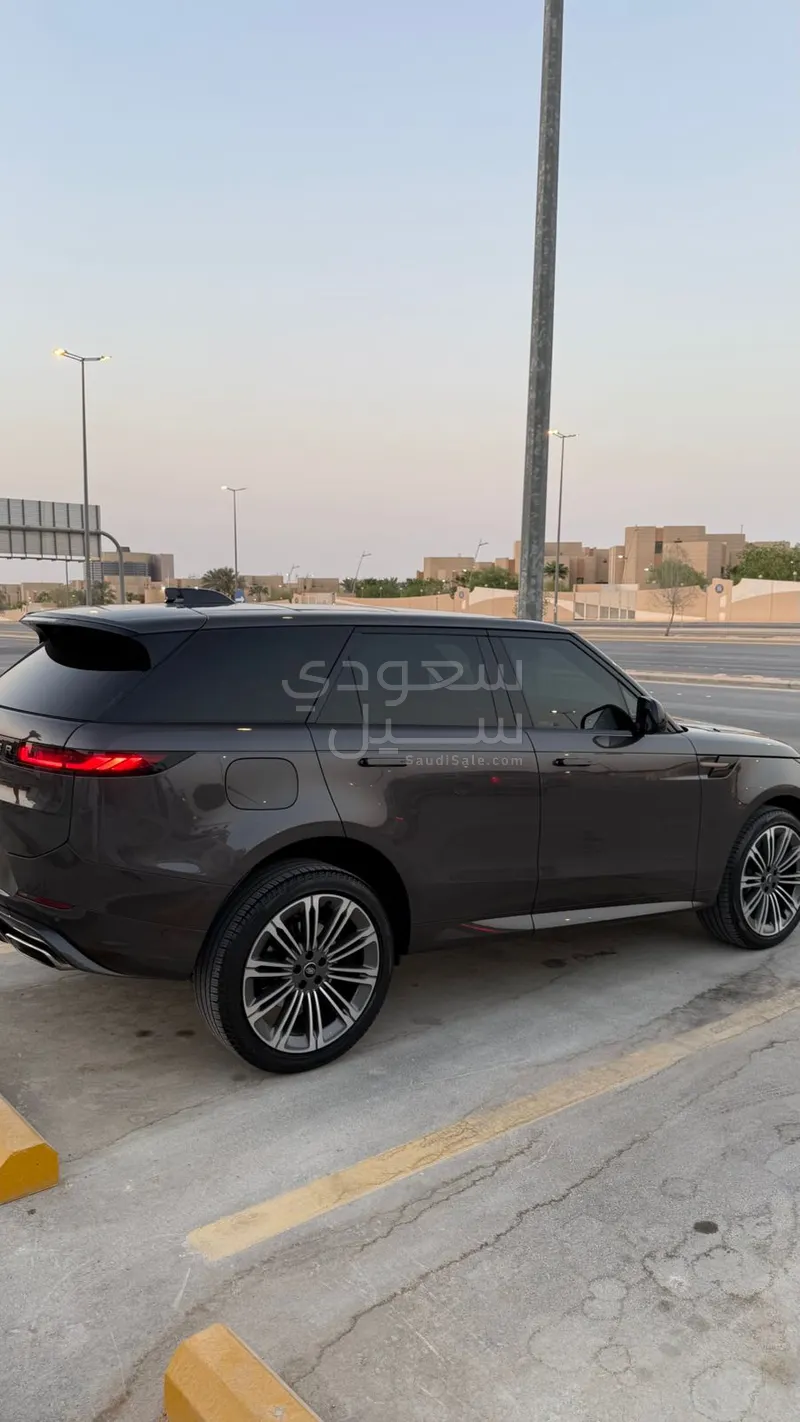 2024 لاند روفر رينج روفر سبورت اتش اس اي