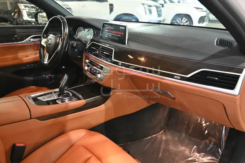 2018 بي ام دبليو الفئة السابعة 740 إل أي