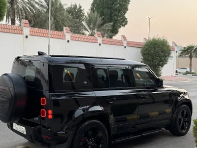 2021 لاند روفر ديفيندر 110