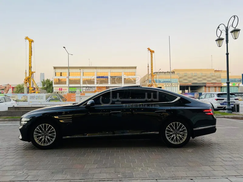 2024 Genesis G 80