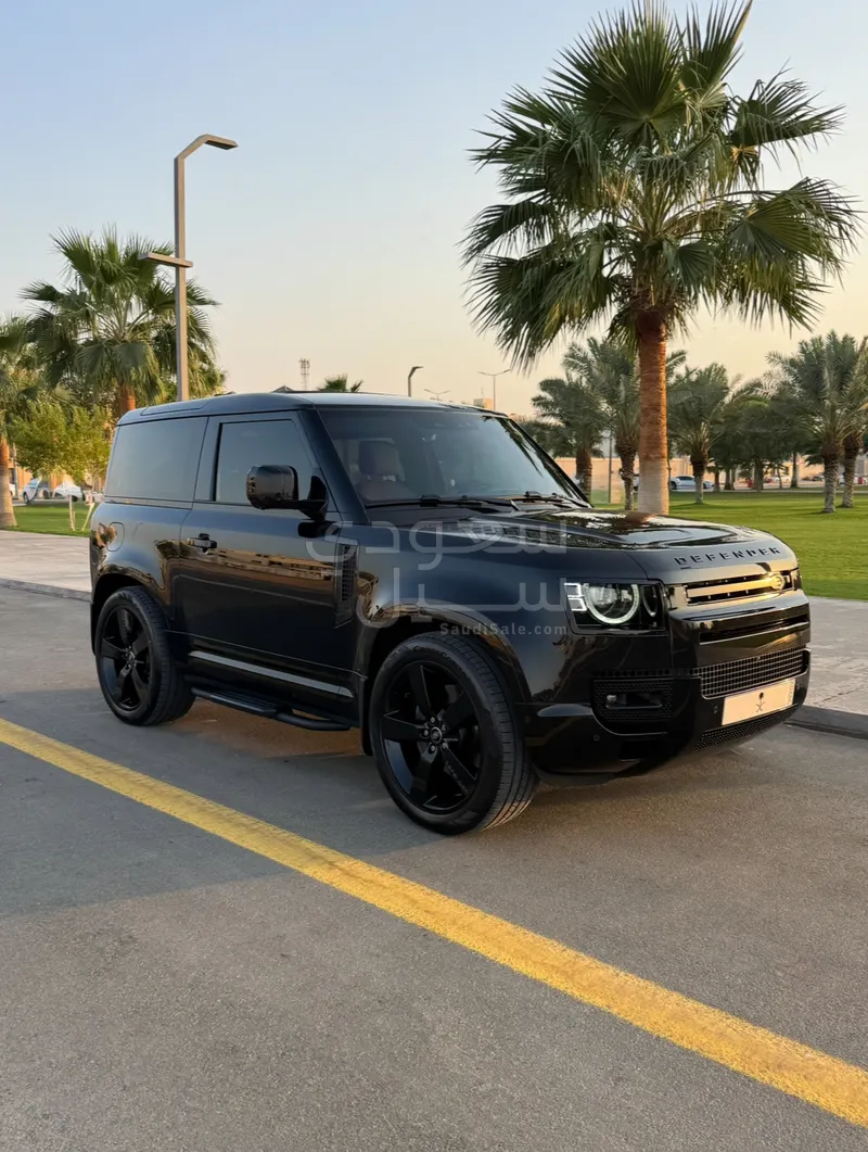 2025 Land Rover Defender 90