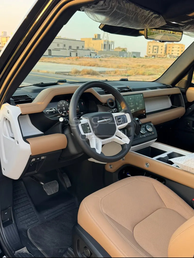 2025 Land Rover Defender 90