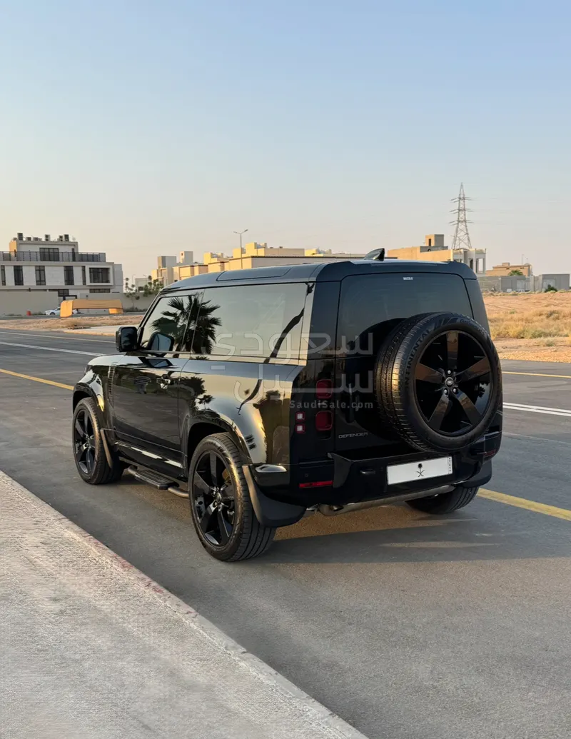 2025 Land Rover Defender 90