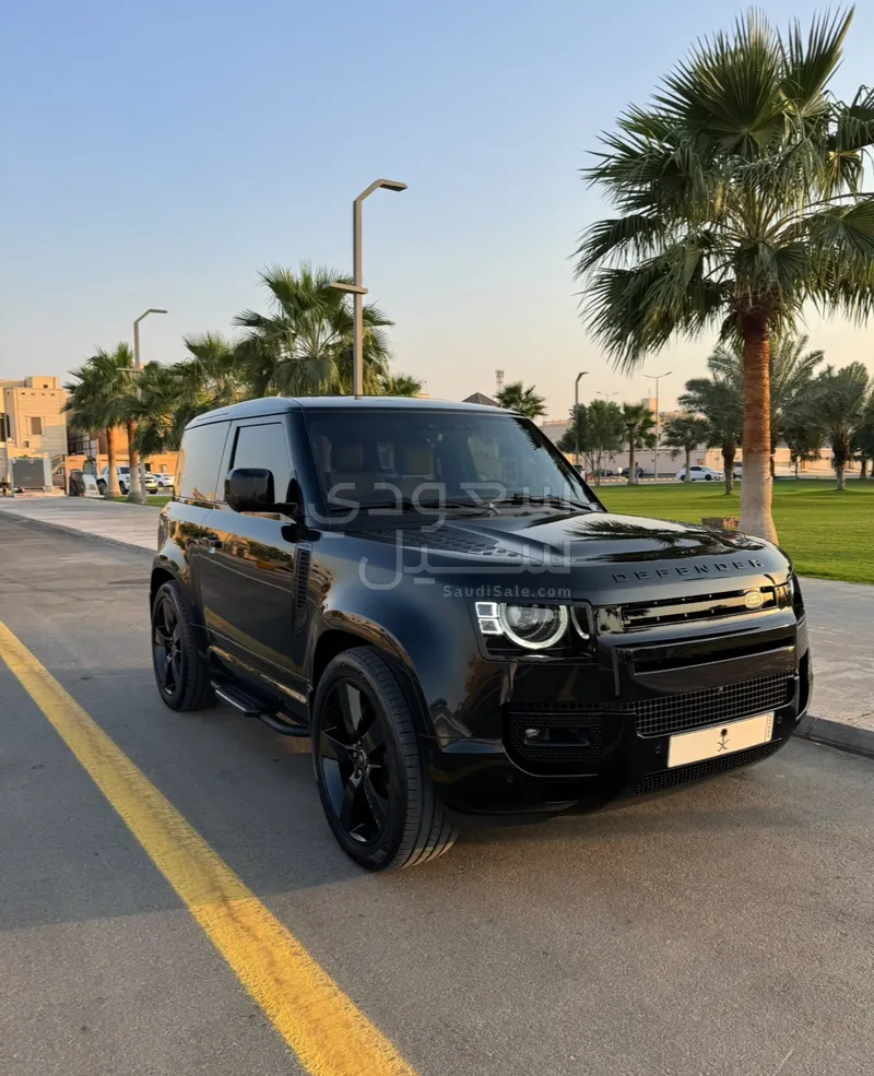 2025 Land Rover Defender 90