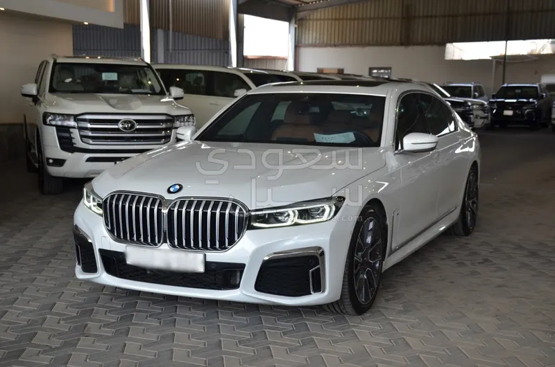 2021 بي ام دبليو الفئة السابعة 730 إل أي