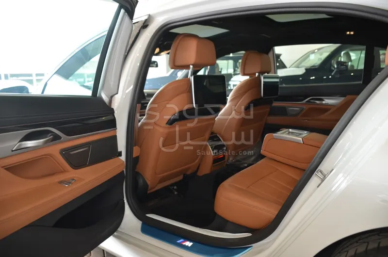 2021 بي ام دبليو الفئة السابعة 730 إل أي