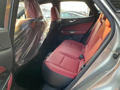 2025 لكزس إن إكس 350