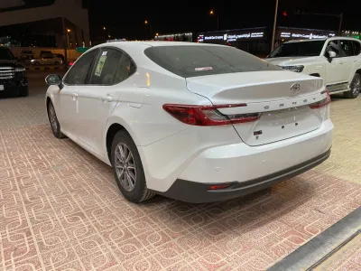 2025 تويوتا كامري