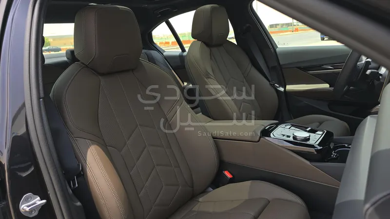 2026 بي ام دبليو الفئة الخامسة 520 أي
