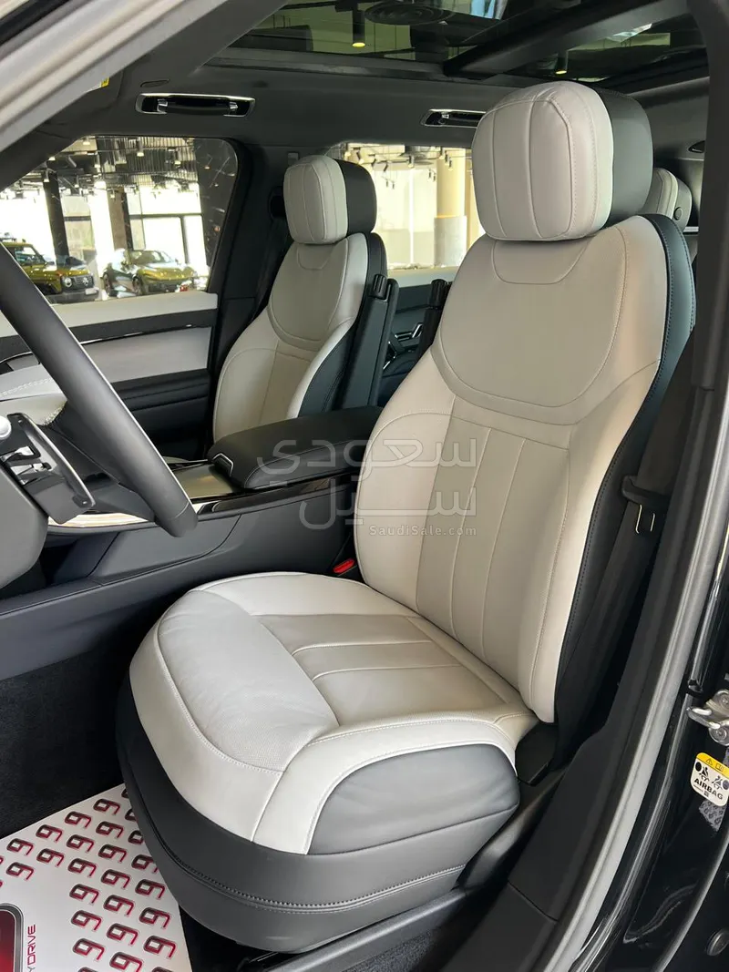 2025 Land Rover Range Rover Sport SE