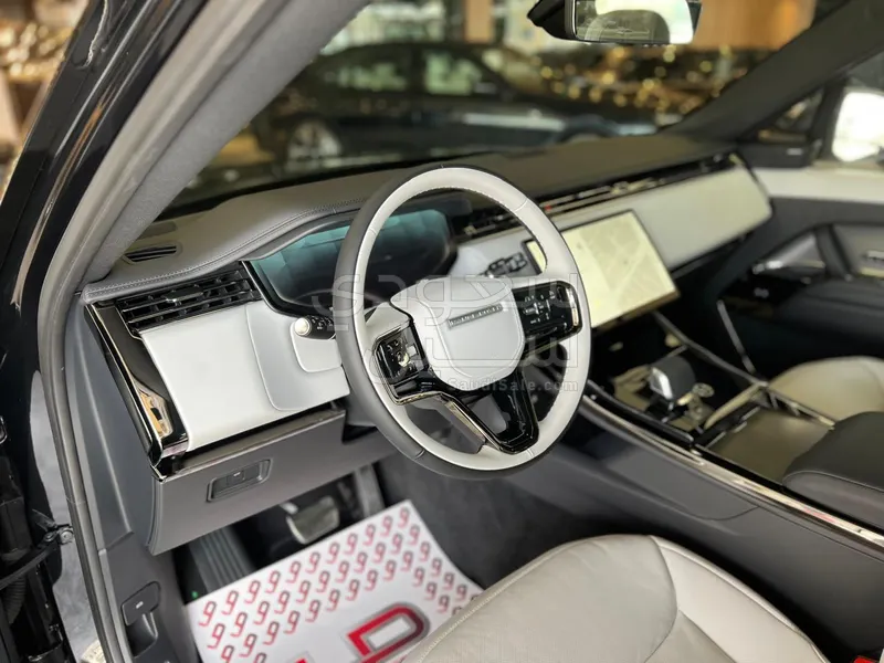 2025 Land Rover Range Rover Sport SE