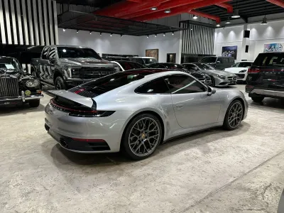 2024 بورش 911 كاريرا