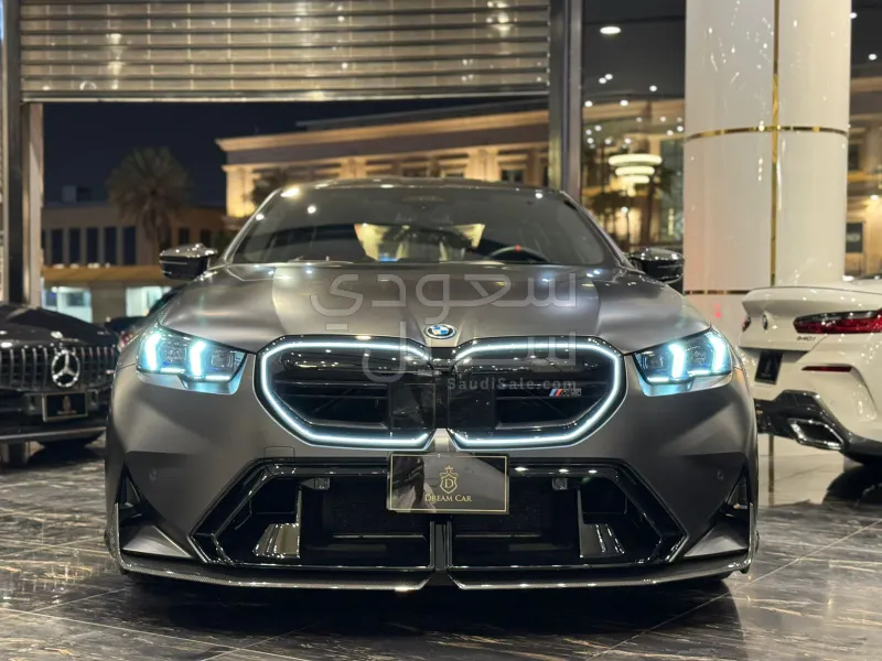 2025 بي ام دبليو الفئة ام إم 5