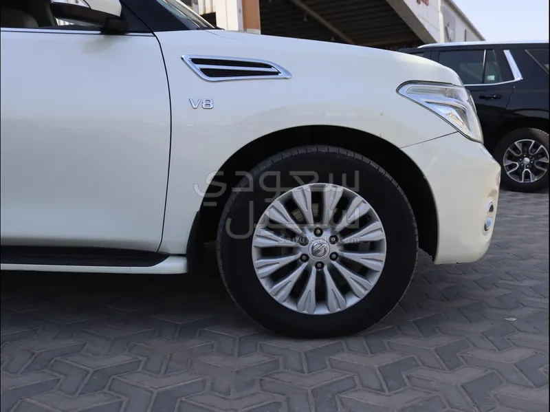 2017 Nissan Patrol LE2