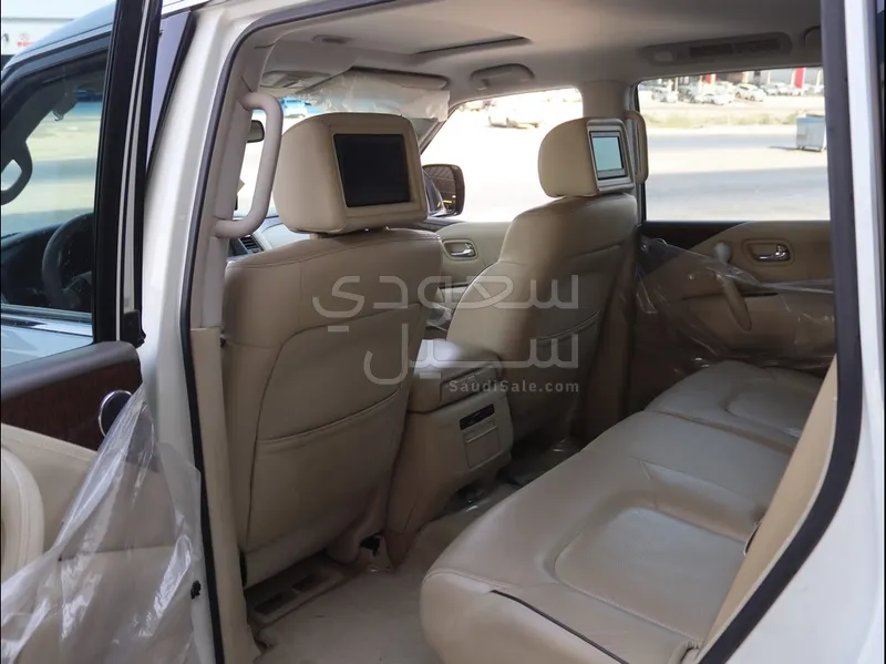 2017 Nissan Patrol LE2
