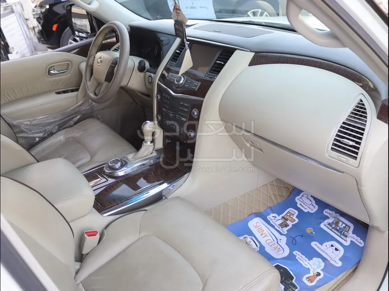 2017 Nissan Patrol LE2