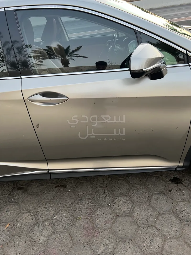 2021 لكزس أر إكس 450 هايبرد