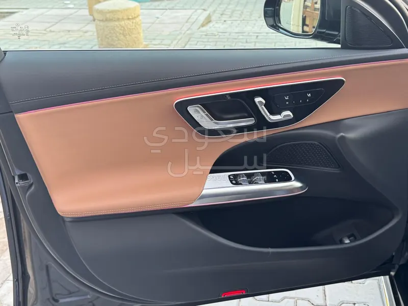 2025 Mercedes-Benz E 200