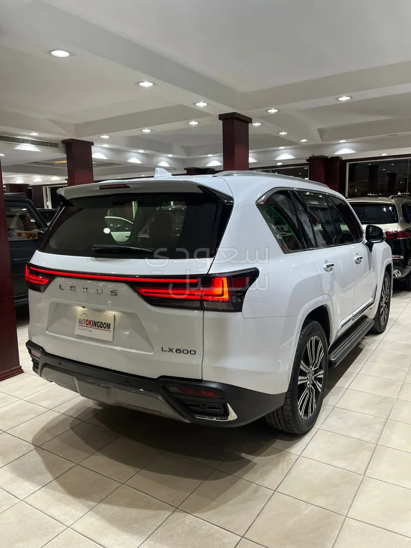 2025 Lexus LX 600
