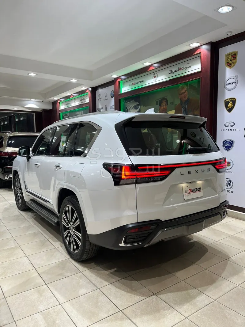 2025 Lexus LX 600