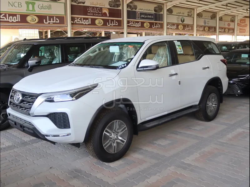 2025 تويوتا فورشنر جي اكس