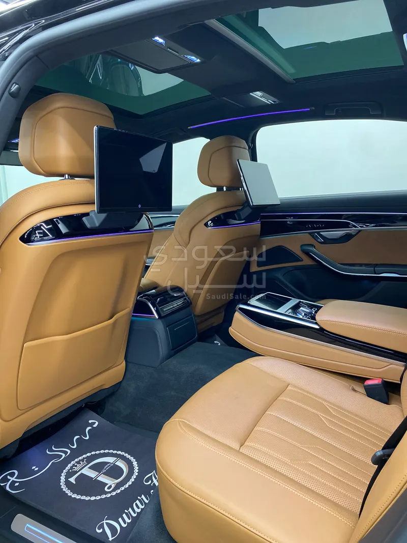 2022 اودي اي 8 ال 55تي اف اس أي